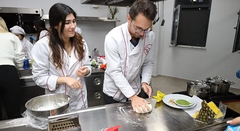 Kocaeli'nin geleceği gençlerle şekilleniyor