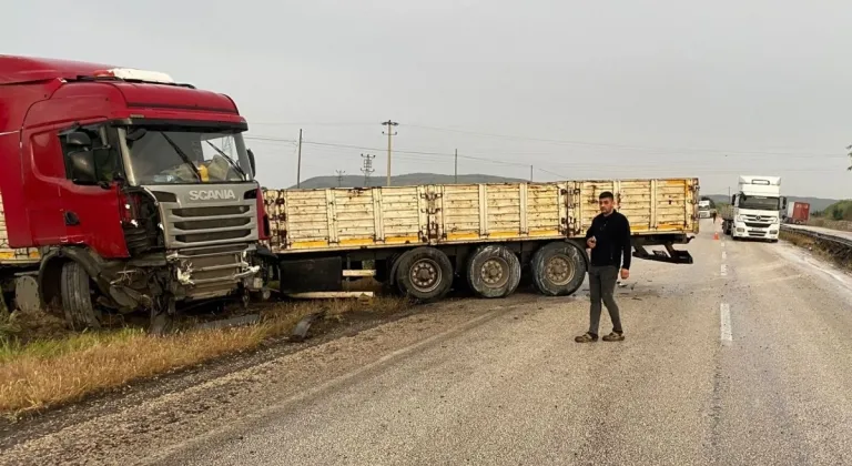 Kontrolden çıkan tır bariyerlere vurarak durabildi: 1 yaralı