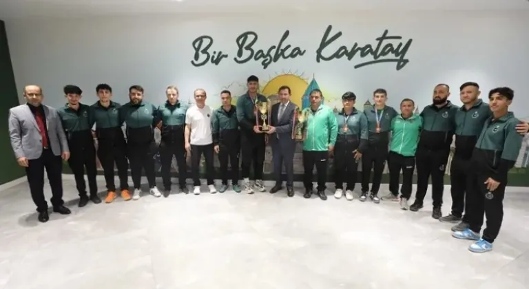 Konya Karatay’da Başarı Gösteren Sporcular Belediye Makamında Ağırlandı