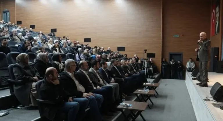 Konya'da Şehir Konferanslarına Yoğun İlgi