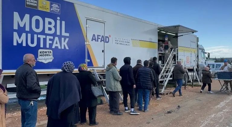Konya'nın mobil araçları Hatay'da iç ısıtıyor
