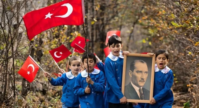 Korganlı çocukların Cumhuriyet coşkusu sosyal medyada gündem oldu