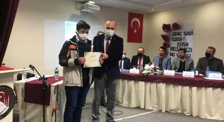 Kuran okuma yarışmasında final