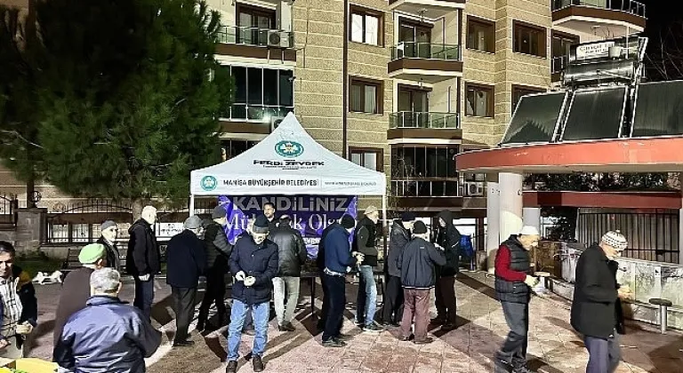 Manisa Büyükşehir Belediyesi Kandil Geleneğini Yaşatıyor