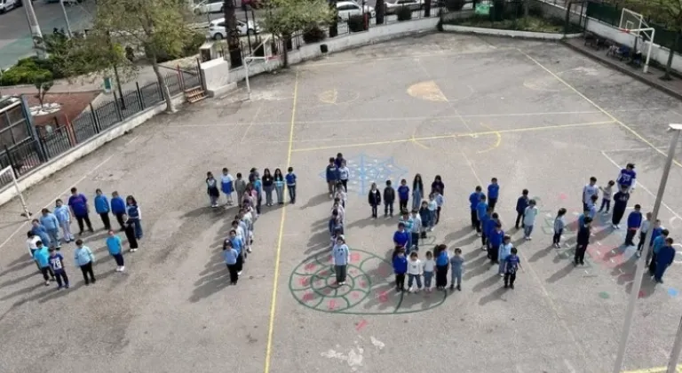 Manisa'da Öğrencilerden Otizm Farkındalık Çalışması