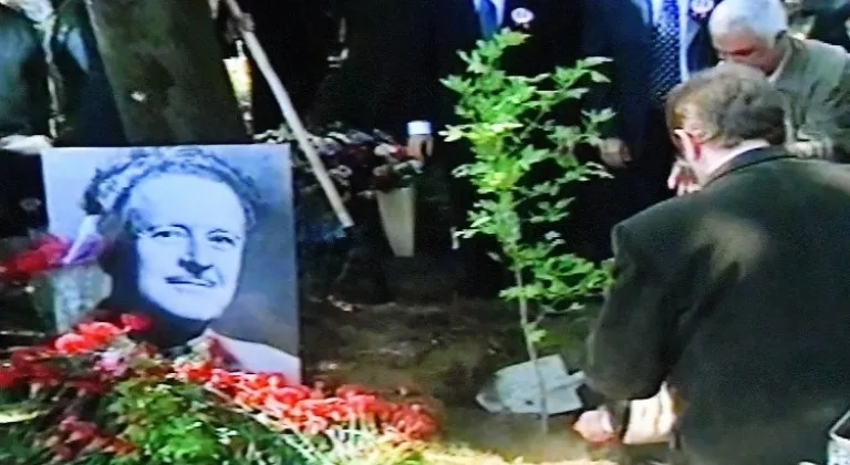 Mavi gözlü dev Beylikdüzü'nde anıldı