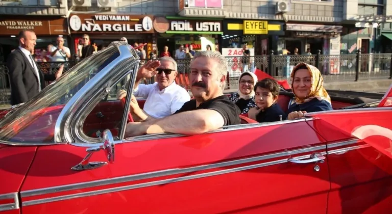 Melikgazi'de Klasik Otomobil Tutkunları Bir Araya Geldi