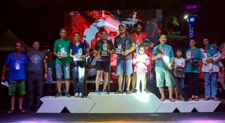 Mersin Babalar Günü’nü “Ba’balık Festivali”nde Yarışarak Kutladı