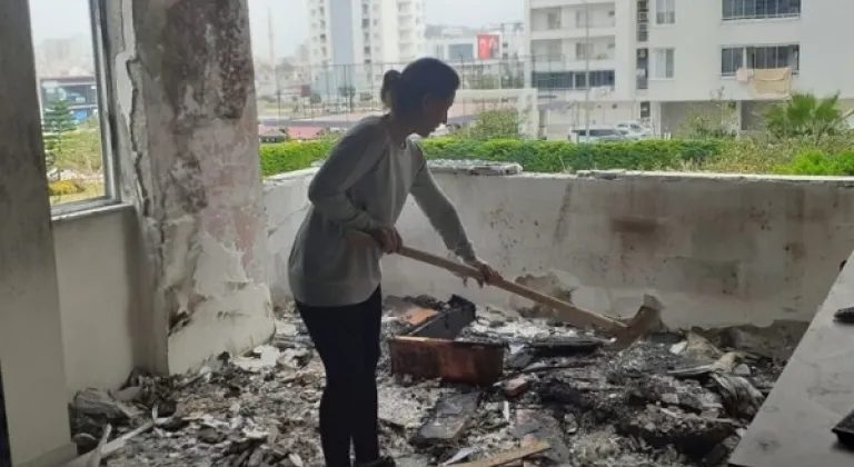 Mersin’ de Evi Yanan Kadın’ın Yardım İsteği