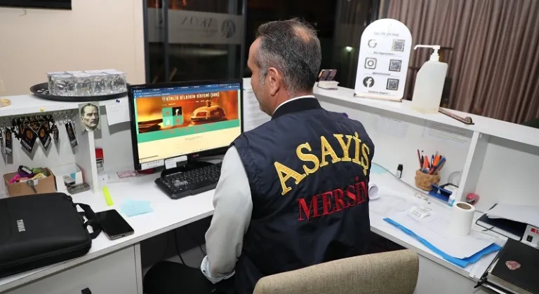 Mersin’de Konaklama Tesisine Veri Girişi Yapılmayan Aranan Şahıs Yakalandı