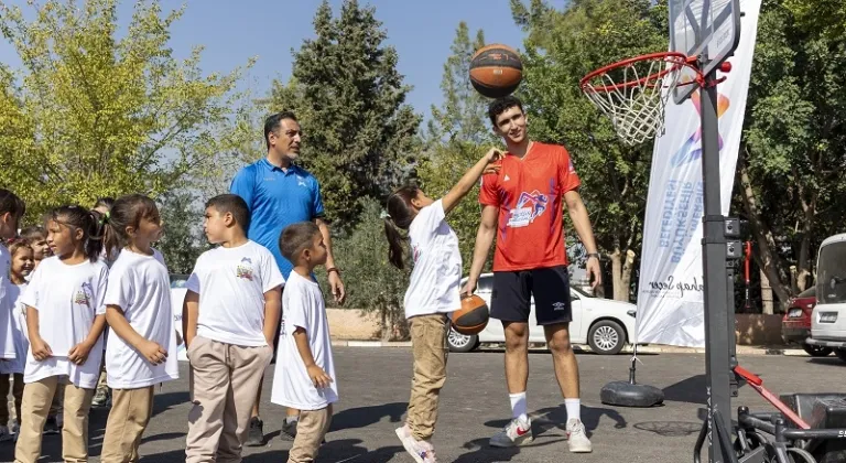 Mersin'de Sporbüs Projesi ile Spor Her Çocuğun Ayağına Geliyor