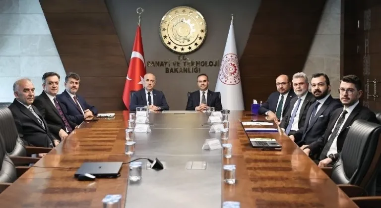 Milletvekili Prof. Dr. Vahit Kirişçi, Bakan Kacır’a ziyarette bulundu
