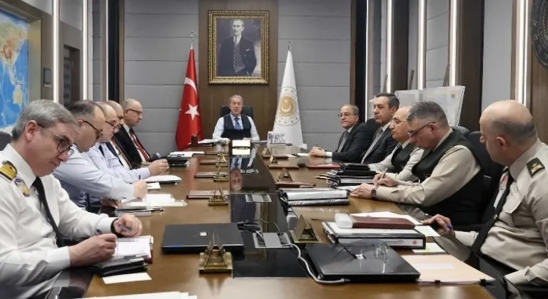 Milli Savunma Bakanı Hulusi Akar'dan İsveç'e sert tepki!
