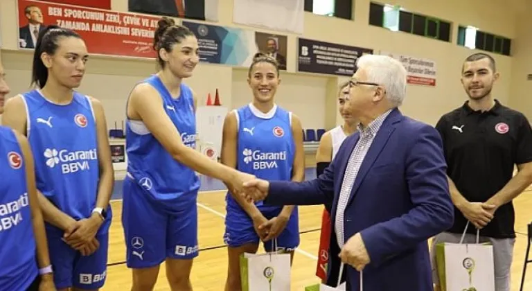 Milli Takım Kampta Ziyaret Edildi