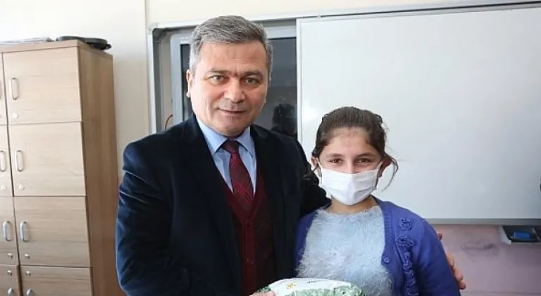 Minik Gönüller Şimdi Sımsıcak