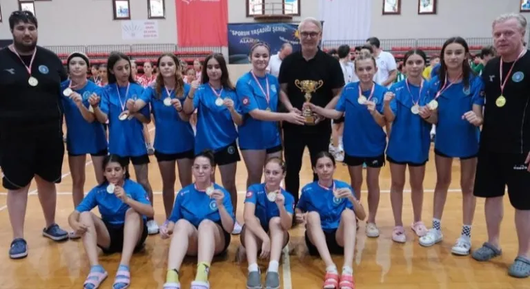Minik Poyrazın Kızları Türkiye Şampiyonu oldu