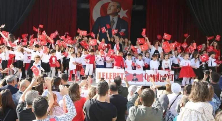 Minik Yüreklerin Mezitli’de Cumhuriyet Coşkusunu 