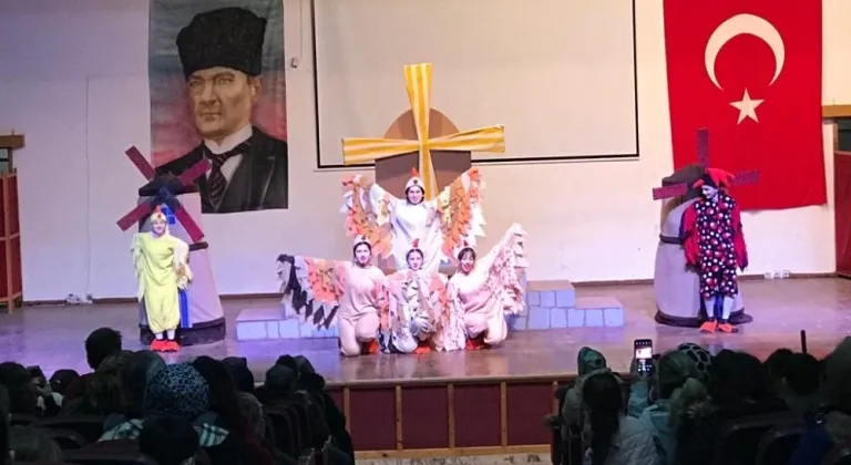 MİNİKLER ‘DON KİŞOT’ İLE EĞLENDİ