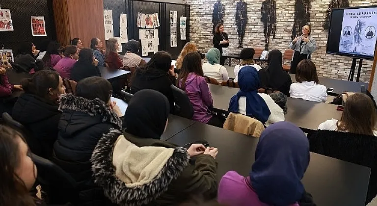 Modaya yön verenler gençlere cesaret aşıladı;  “İletişim dilinizi doğru ve etkili kullanın"