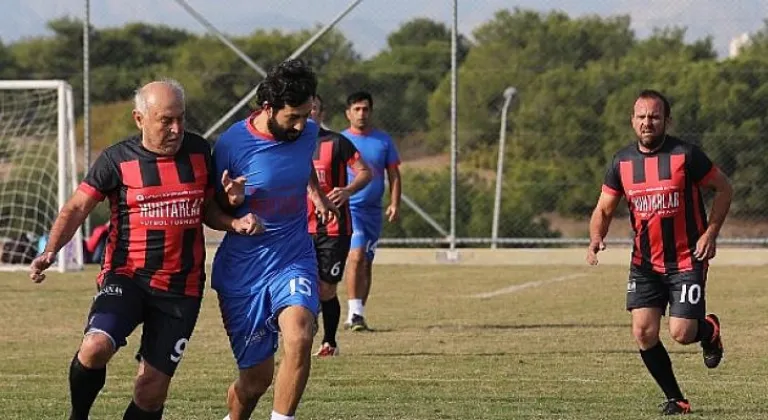 Muhtarlar Futbol Turnuvası'nda heyecan sürüyor