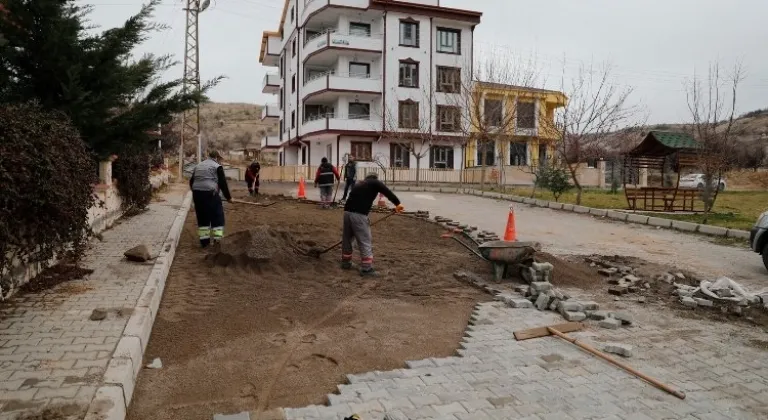 Nevşehir Belediyesi'nden bozuk yola müdahale