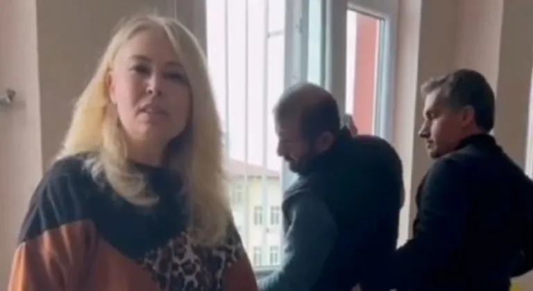 Öğretmenlerden örnek davranış: Tatil yapmadılar, okullarının tadilatını üstlendiler  - Videolu Haber