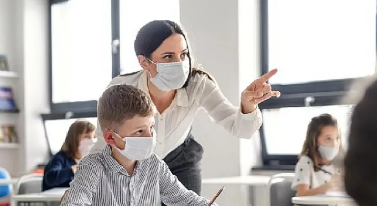Öğretmenlere online eğitim açıklaması sonrası uçak bileti aramalarında yüzde 44 artış yaşandı