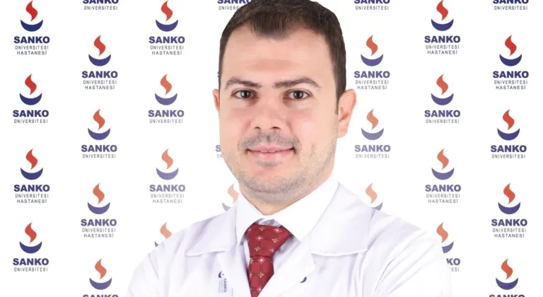 Osteoporoz, kemik gücünün bozulması ve kırık riski artışına yol açar