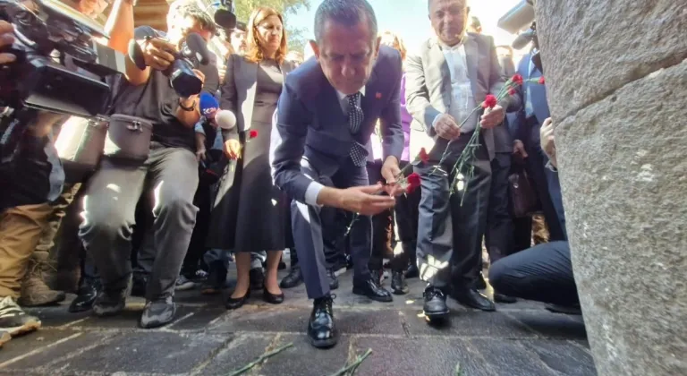 Özgür Özel Diyarbakır'da: Kürtler, sorunlarımız çözüldü diyene kadar 'Kürt Sorunu Vardır'  - Videolu Haber
