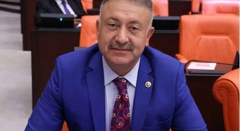 Özkan; Gençler neredeyse biz tüm imkânlarımızla ordayız