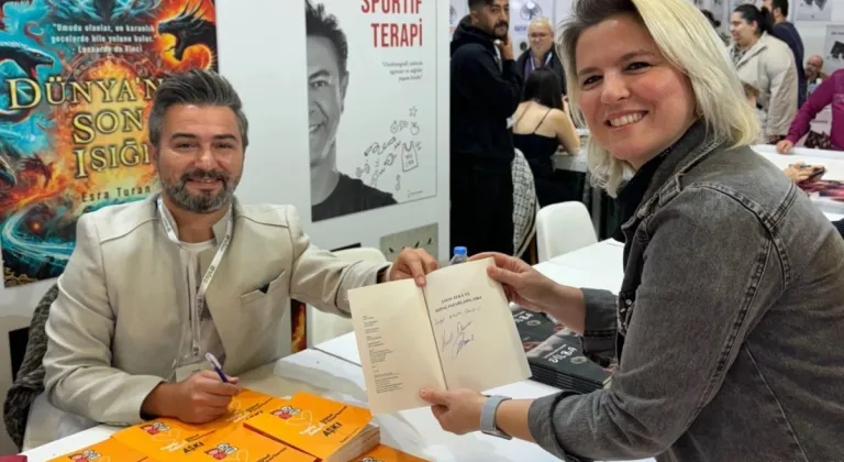 Pazarlama Sektörünün İlk Yapay Zekâ Kitabı TÜYAP Kitap Fuarı'nda Tanıtıldı