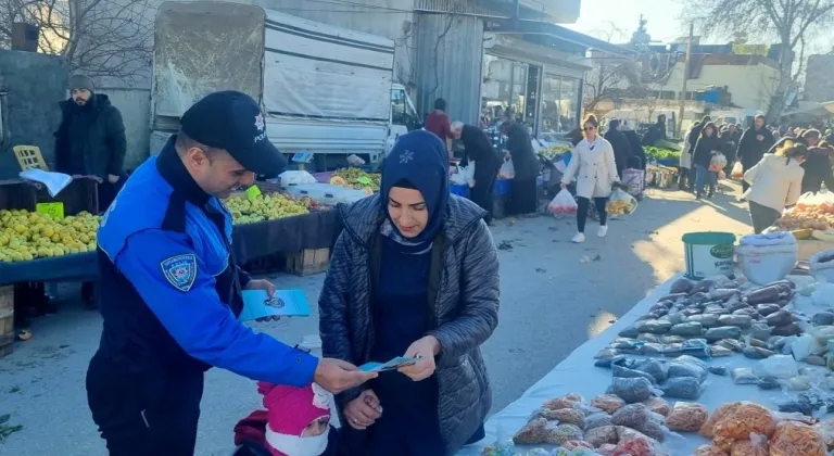 Polis ekipleri vatandaşları bilgilendirdi