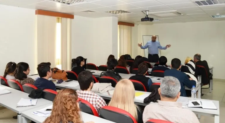 Rektör Prof. Dr. Çamsarı Genç Girişimcileri Ziyaret Etti Bugün