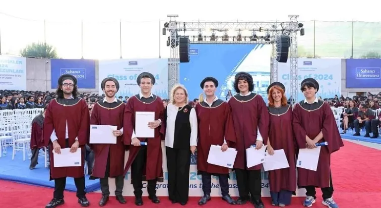 Sabancı Üniversitesi 22. dönem lisans ve 25. dönem lisansüstü mezunlarını verdi