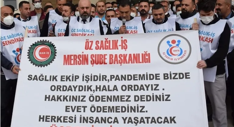 Sağlıkçılar Basın açıklaması yaptı 
