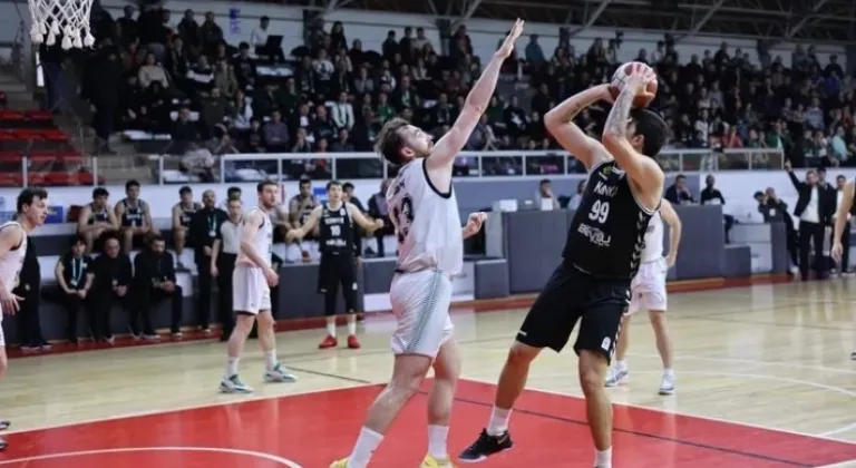 Sakarya Büyükşehir Basketbol, Ankara Deplasmanında Liderle Karşılaşıyor