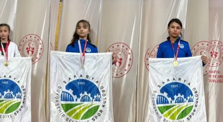 Sakarya'nın Yıldızları, Kütahya’daki Turnuvada Şampiyonluk Yaşadı