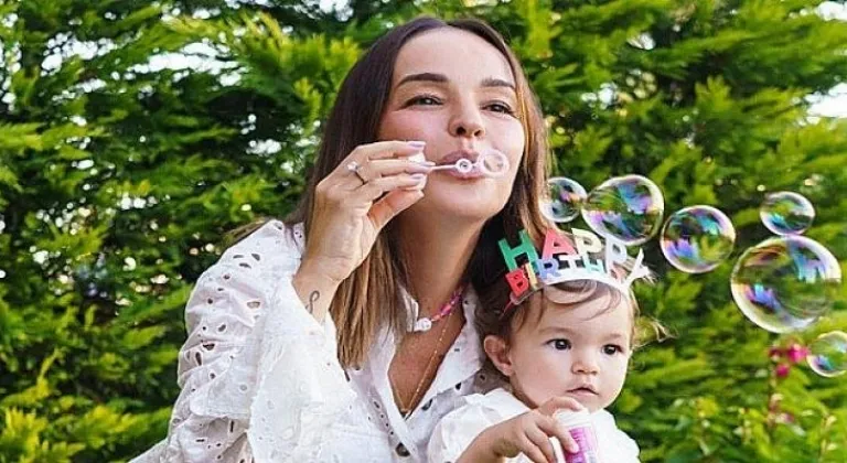 Sanatçı Bengü, ikinci kez annelik heyecanını yaşadı