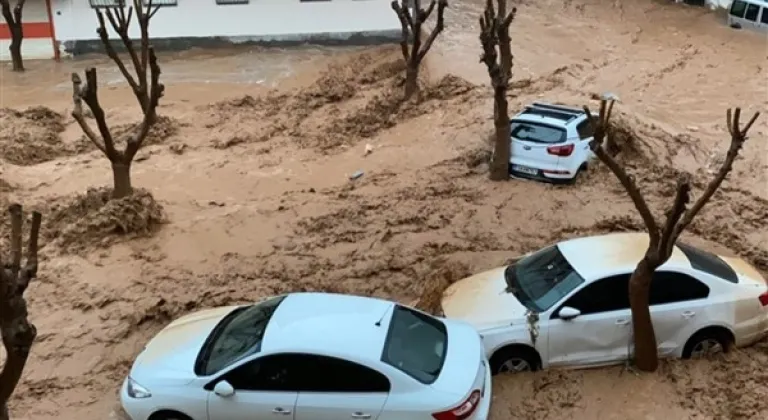 Şanlıurfa'da etkili olan sağanak sele neden oldu