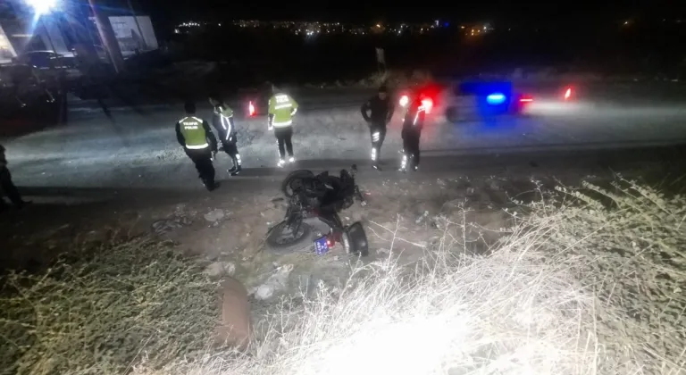 Şanlıurfa’da polis motosikletiyle otomobil çarpıştı: 2 polis yaralı