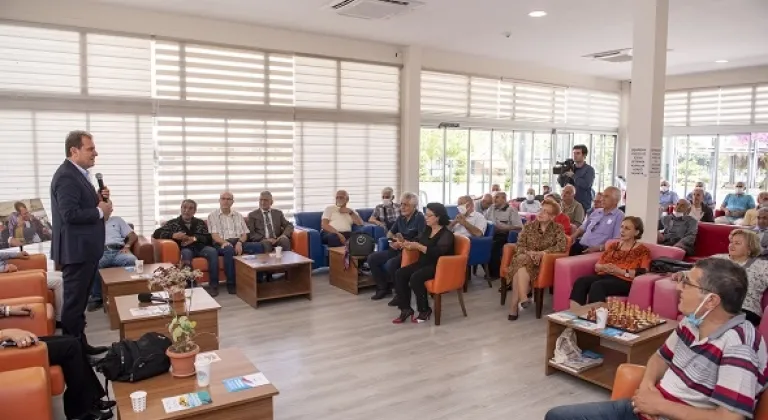 Seçer, Bayramın İlk Ziyaretini Emekli Evi’ne Yaptı 