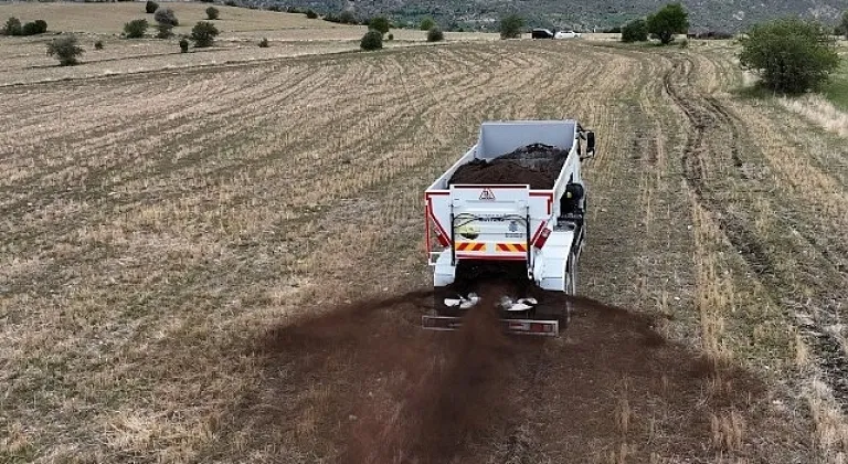 Selçuklu Belediyesi, “Kamyon Üzeri Gübre Dağıtım Makinesi" ile üreticiye bir kolaylık daha sağlayacak