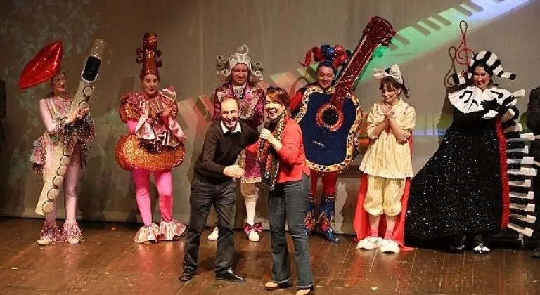 ses ve ışık şöleni ″sesler ülkesi″ seyirciden tam not aldı 
