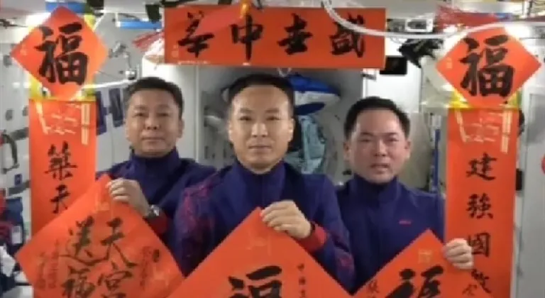 Shenzhou-15 mürettebatı Bahar Bayramı'nı kutluyor