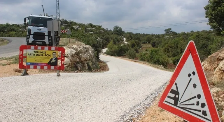 Silifke’de Üretim Bölgelerinin Yolları Asfaltlanıyor