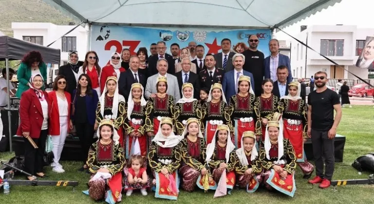 Talas'ta 23 Nisan coşkusu alanlardan taştı