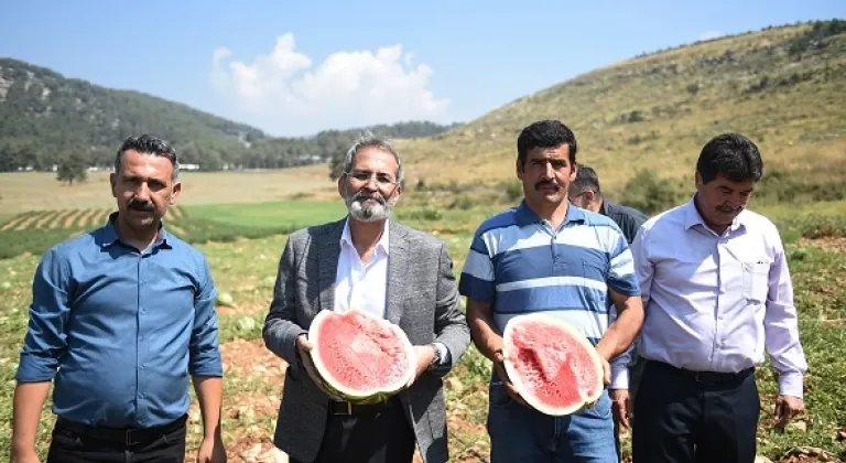 Tarsus Belediyesi Ücretsiz Karpuz Dağıttı