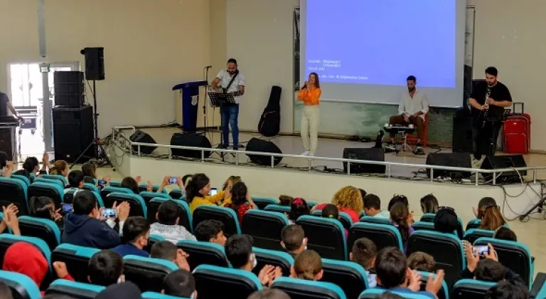 Tarsus’taki Lgs Kurs Merkezi Öğrencilerine, Müzikli Motivasyon 
