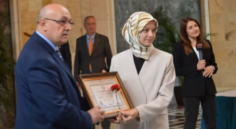TBMM'ye milletvekilleri kayıtları sürüyor