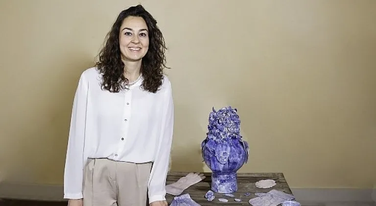 Toplumsal cinsiyet rollerini eleştiren “Bana Masal Anlatma" sergisi Konak'ta